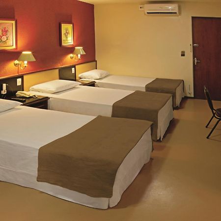 Lira Hotel Curitiba Bagian luar foto
