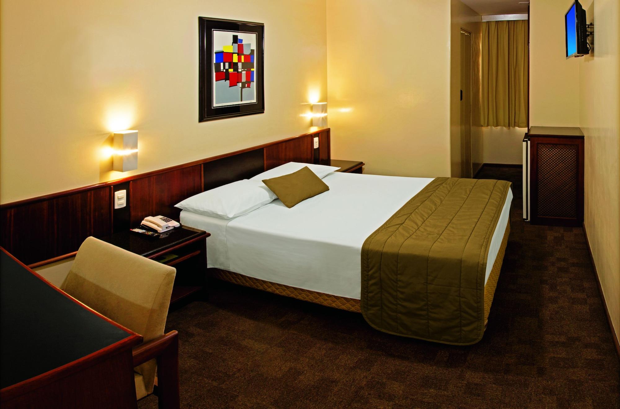 Lira Hotel Curitiba Bagian luar foto