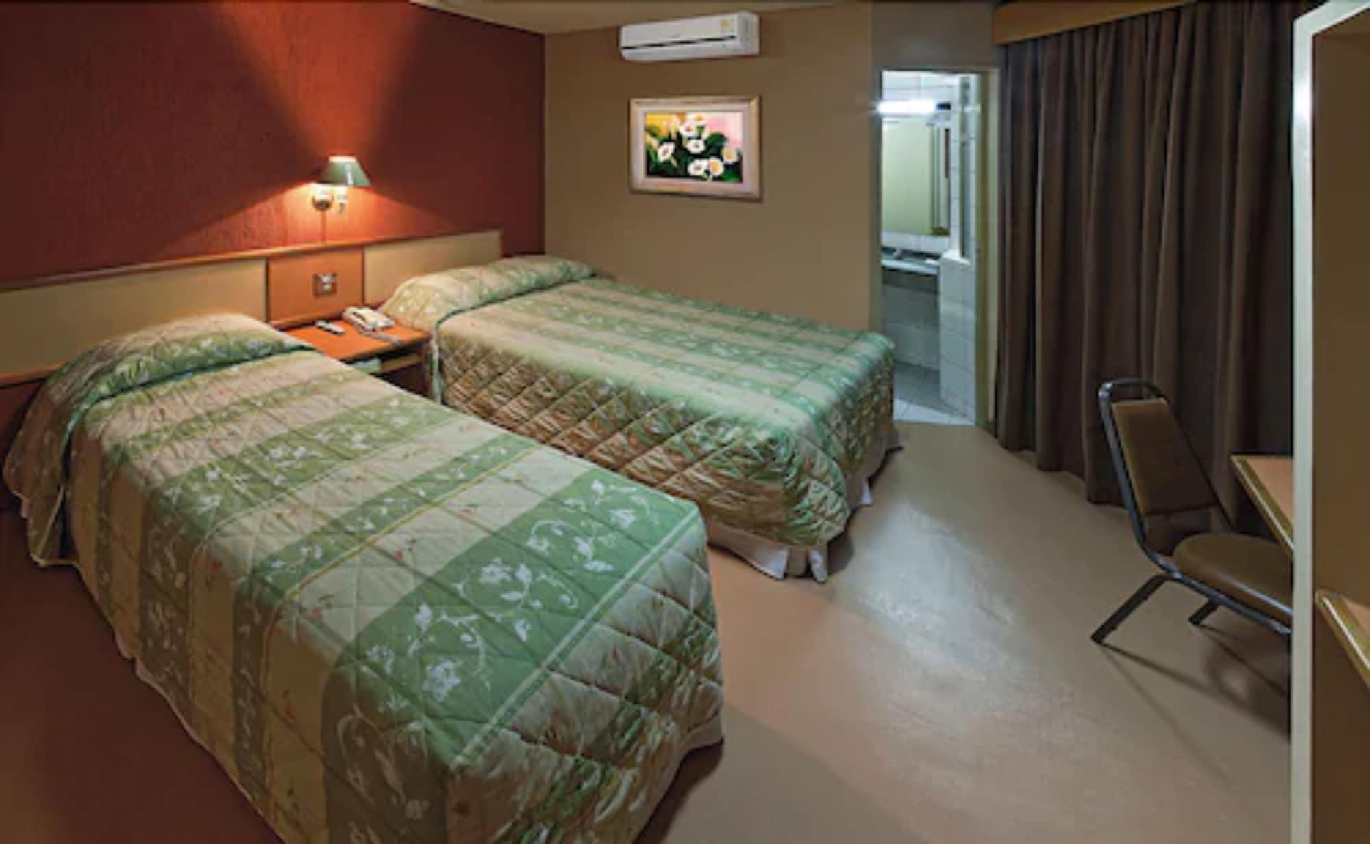 Lira Hotel Curitiba Bagian luar foto