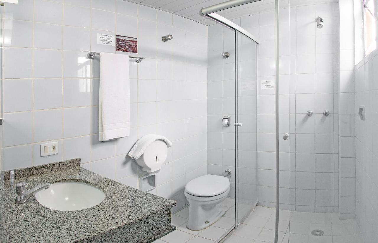 Lira Hotel Curitiba Bagian luar foto