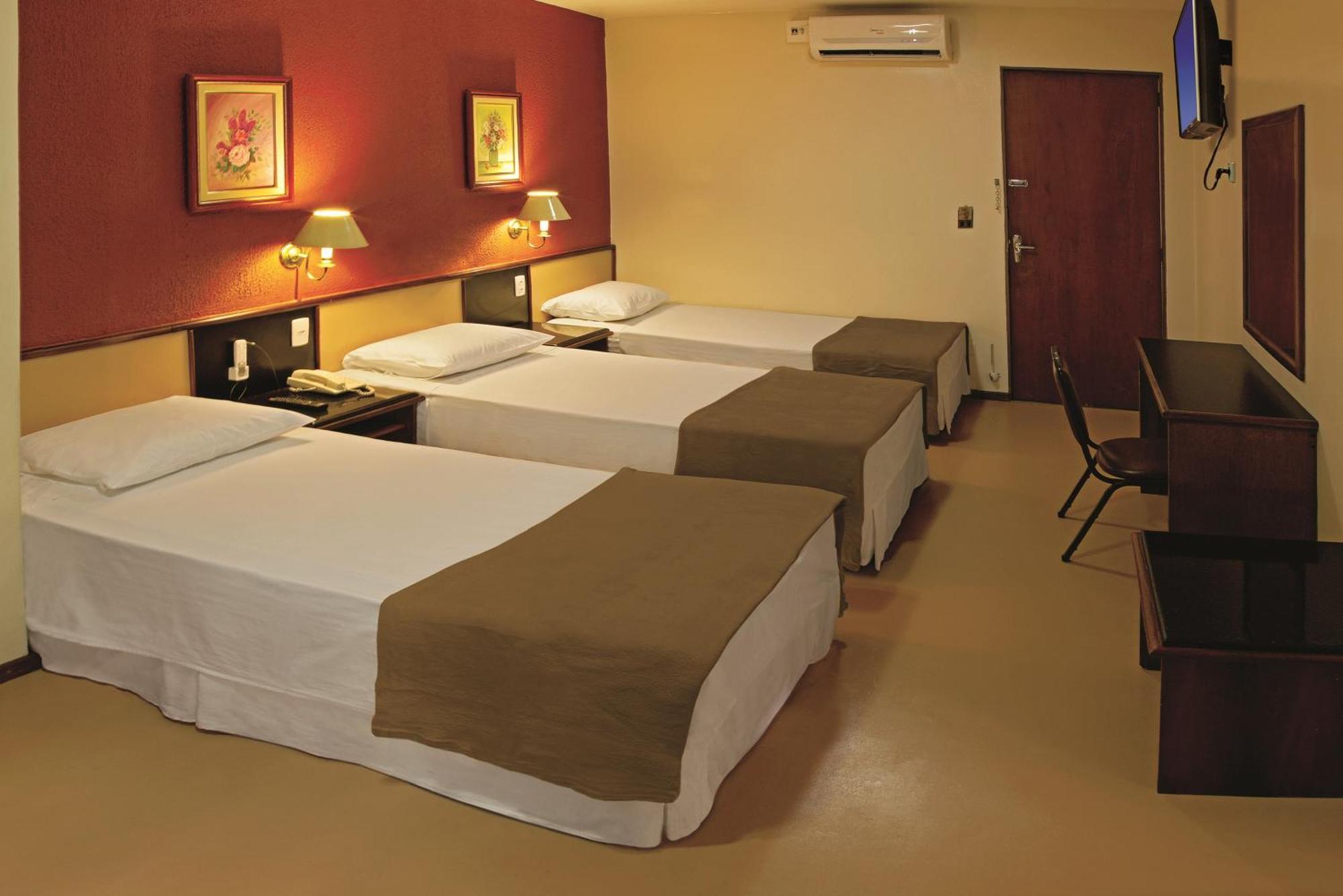 Lira Hotel Curitiba Bagian luar foto