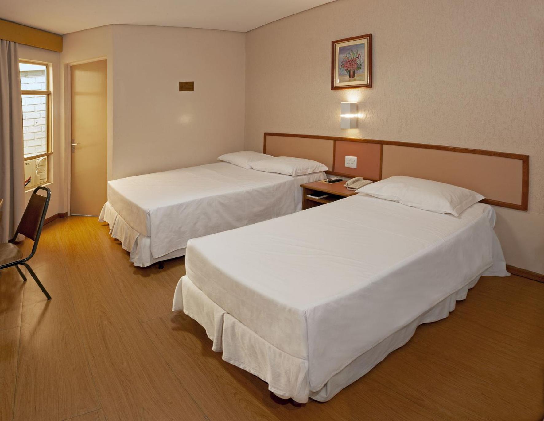 Lira Hotel Curitiba Bagian luar foto