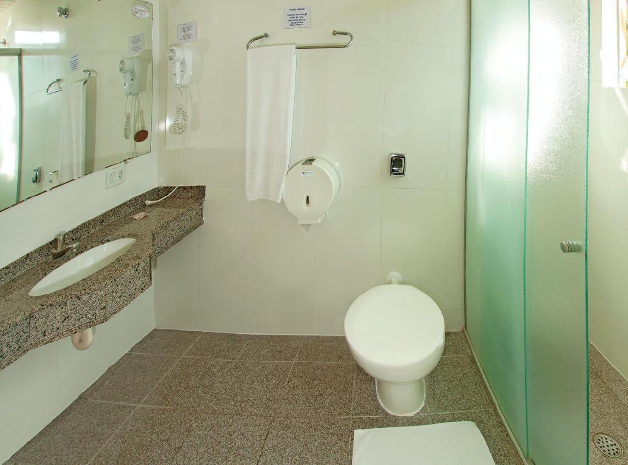 Lira Hotel Curitiba Bagian luar foto