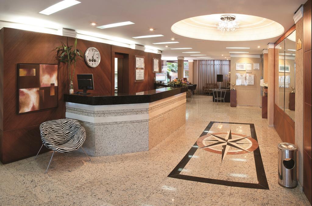 Lira Hotel Curitiba Bagian luar foto