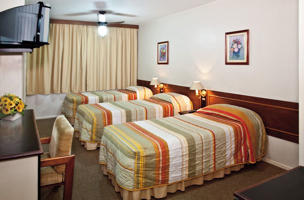 Lira Hotel Curitiba Bagian luar foto