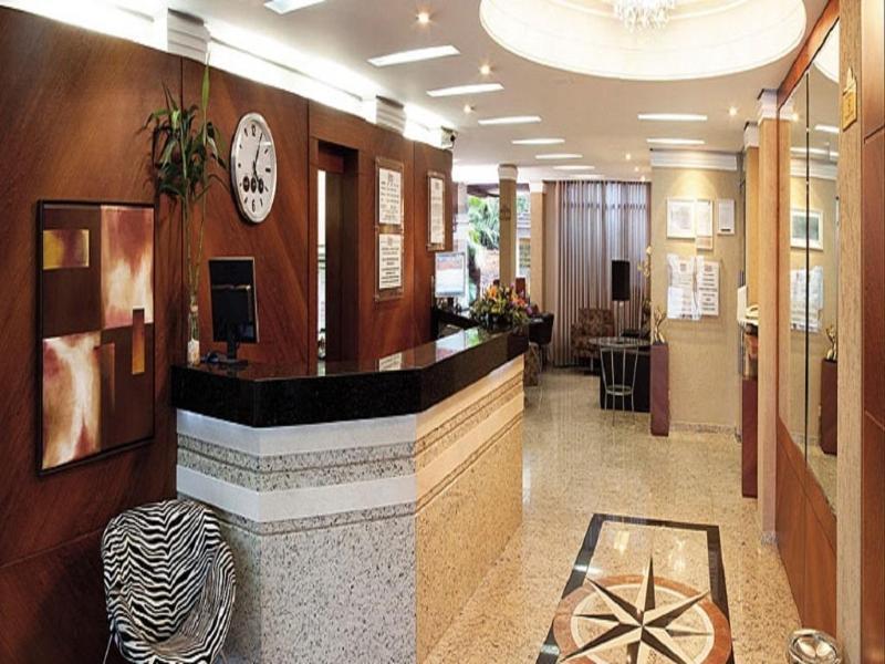 Lira Hotel Curitiba Bagian luar foto