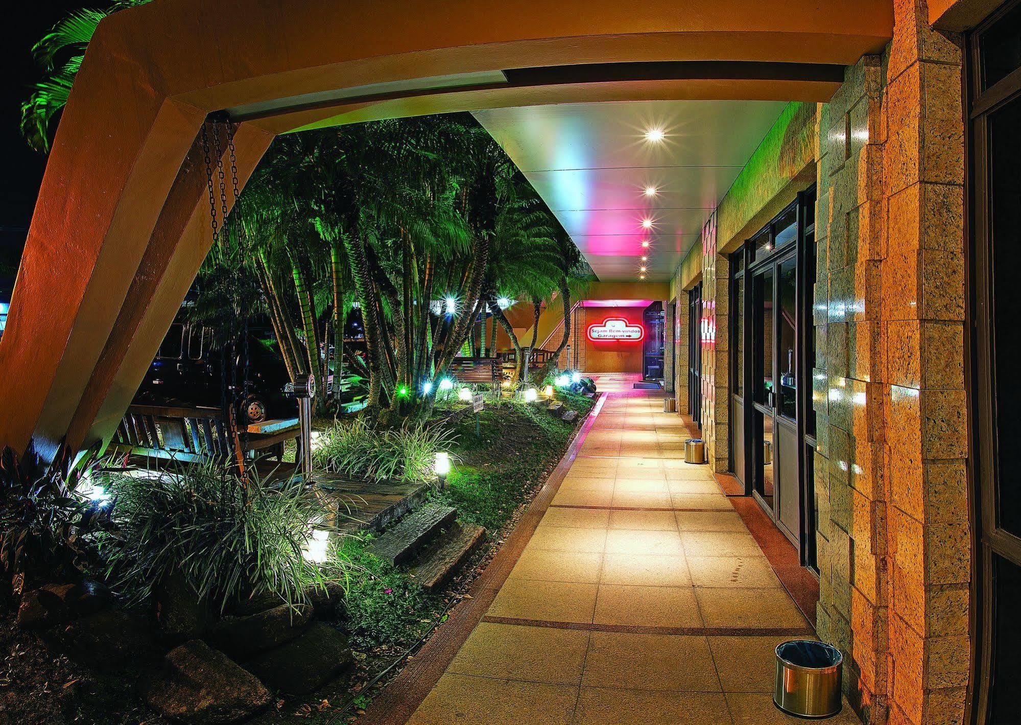 Lira Hotel Curitiba Bagian luar foto