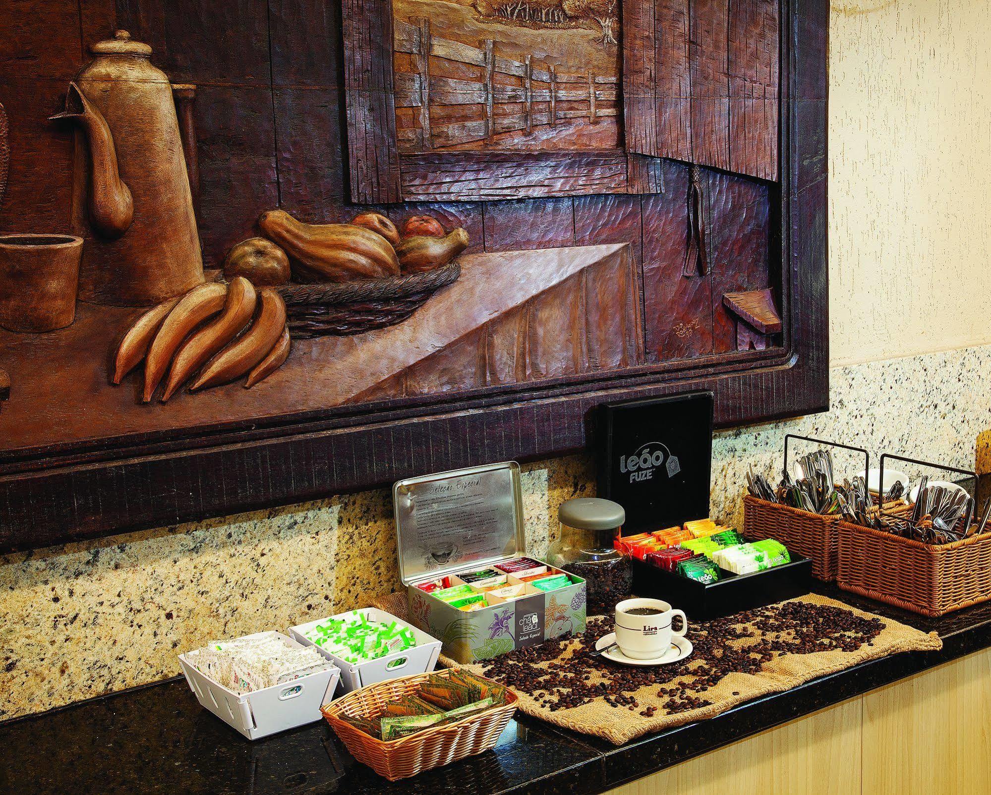 Lira Hotel Curitiba Bagian luar foto