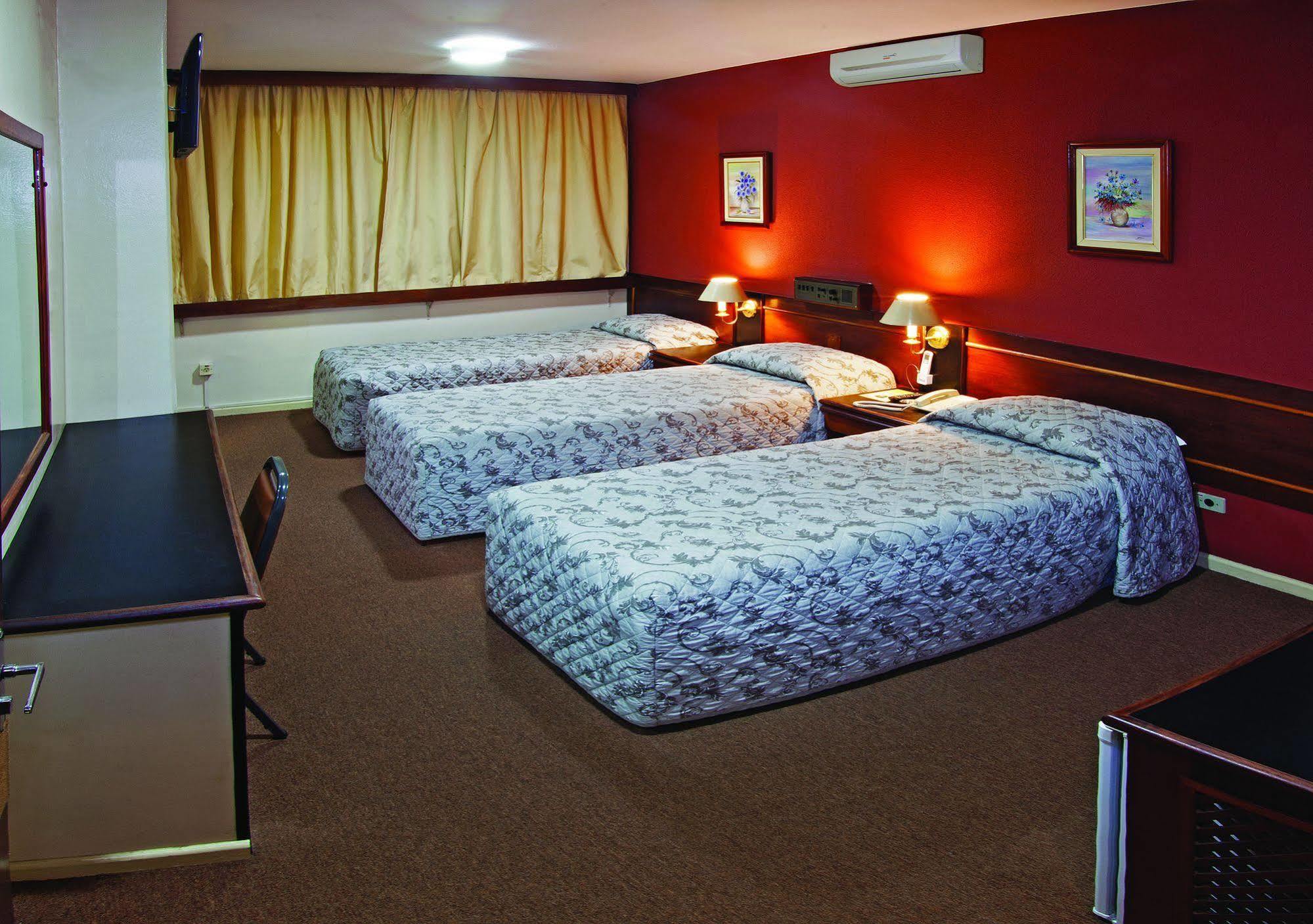 Lira Hotel Curitiba Bagian luar foto