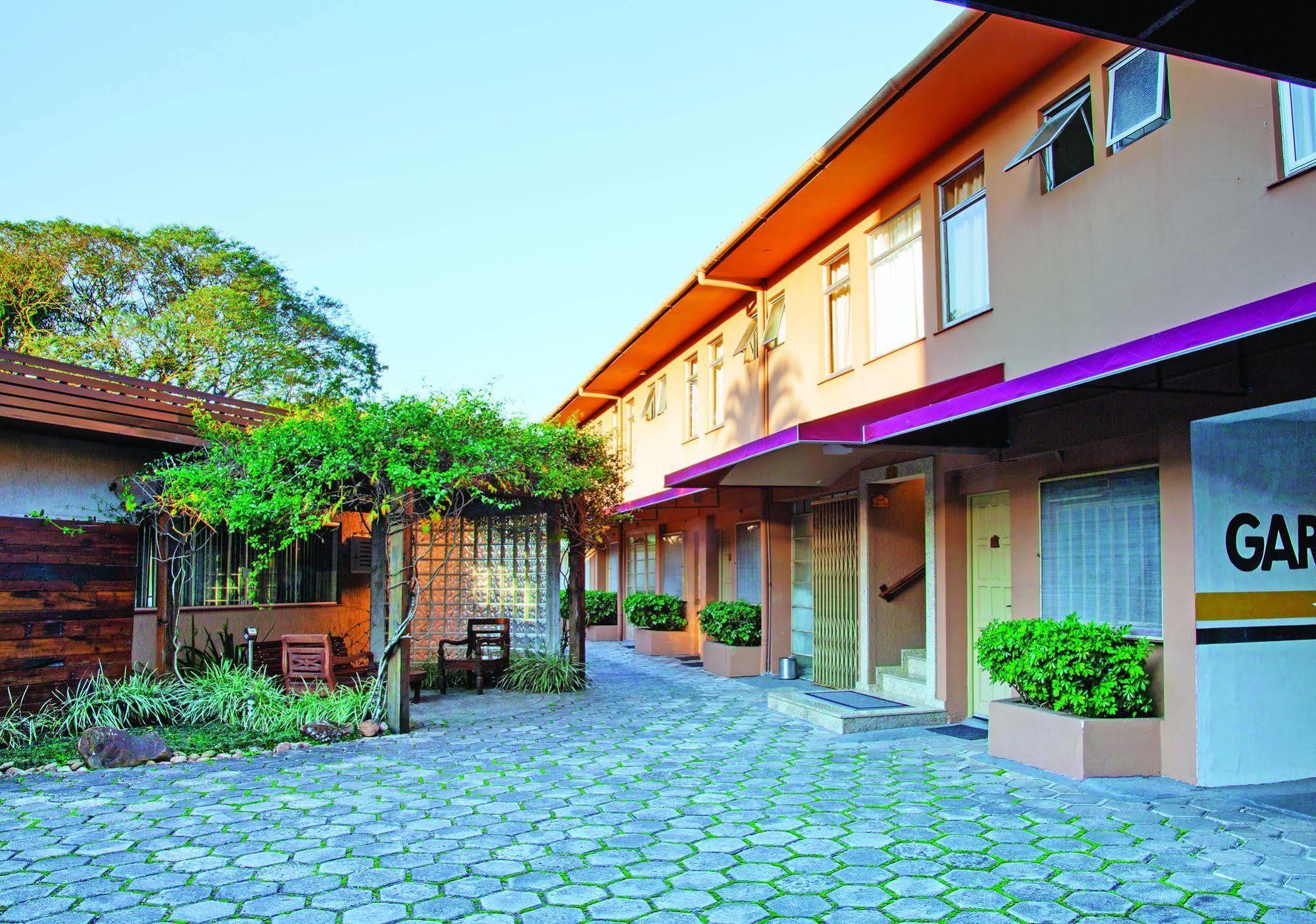 Lira Hotel Curitiba Bagian luar foto