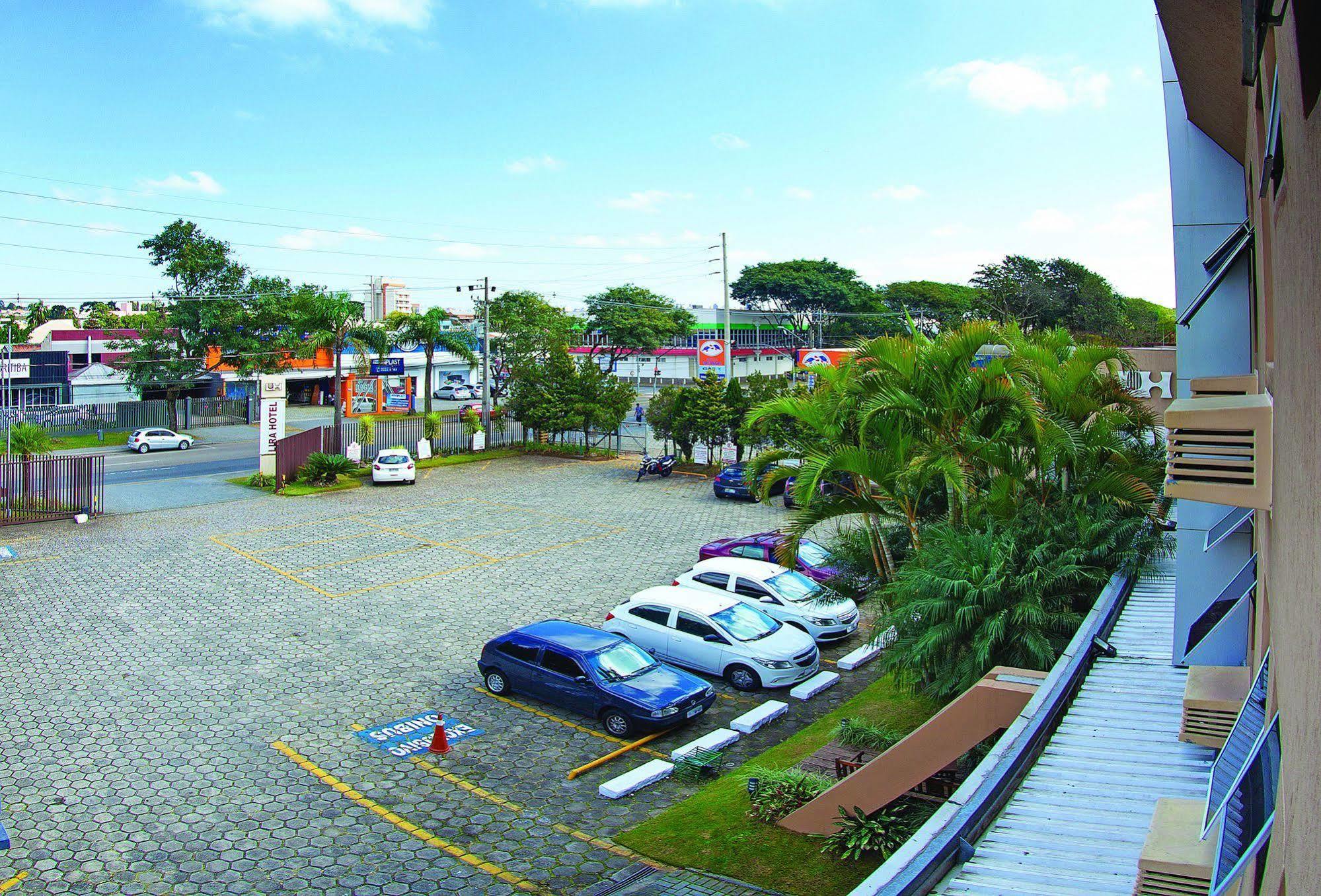 Lira Hotel Curitiba Bagian luar foto