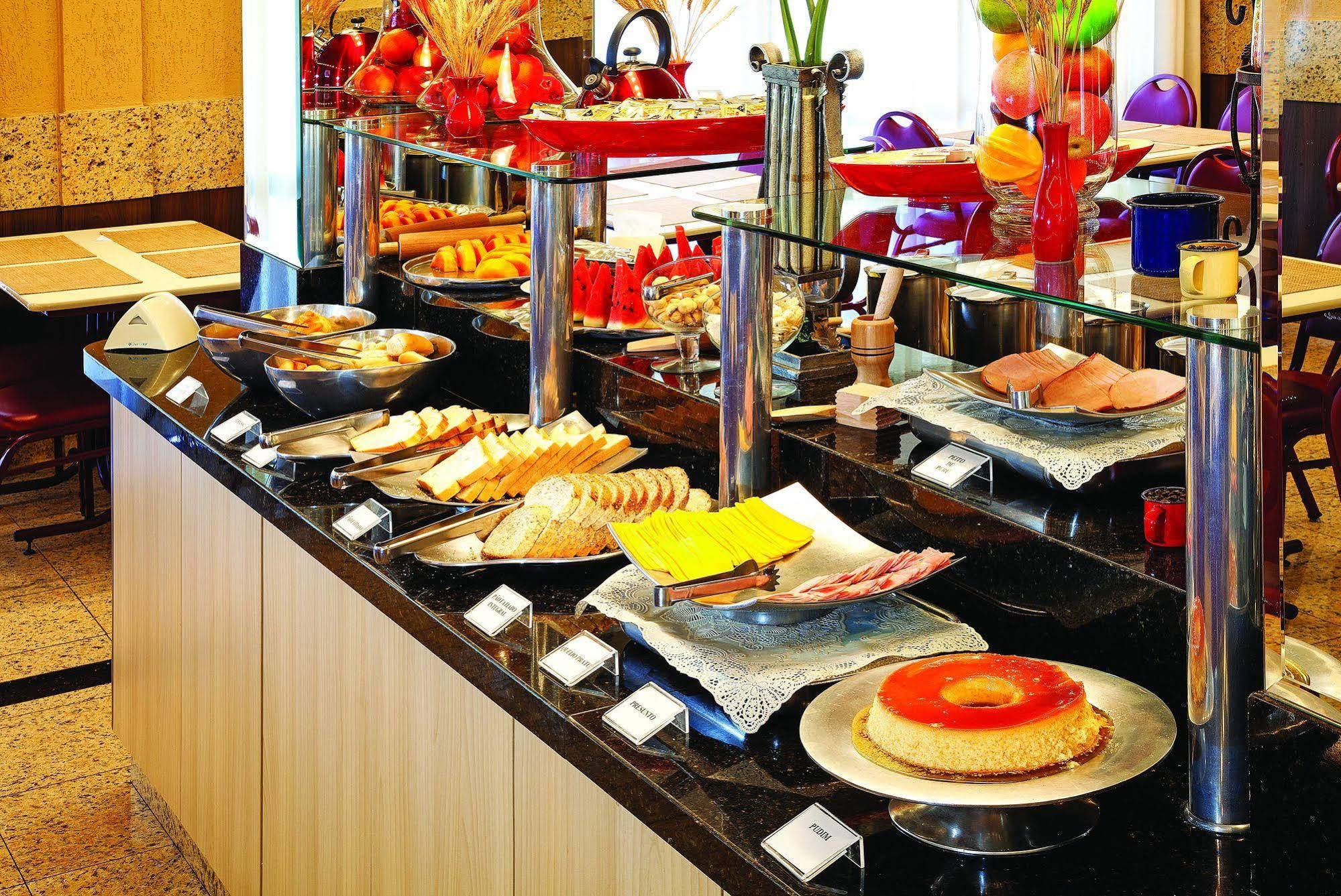 Lira Hotel Curitiba Bagian luar foto