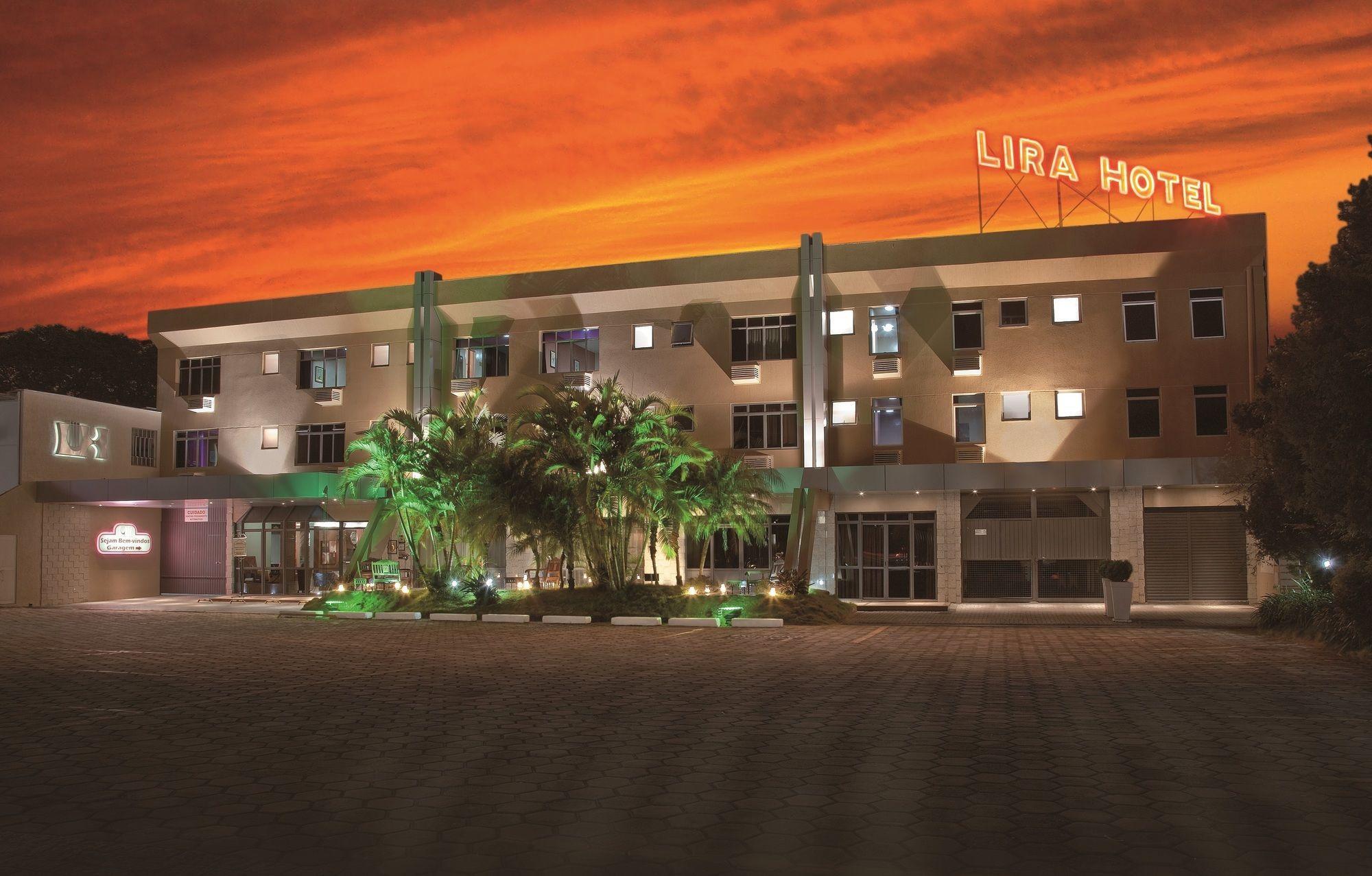 Lira Hotel Curitiba Bagian luar foto
